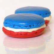 Macarons tricolores bleu blanc rouge - www.puregourmandise.com