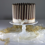 Triple layer cake au chocolat et aux Mikados - www.puregourmandise.com