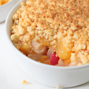 Crumble aux fruits sans gluten - www.puregourmandise.com