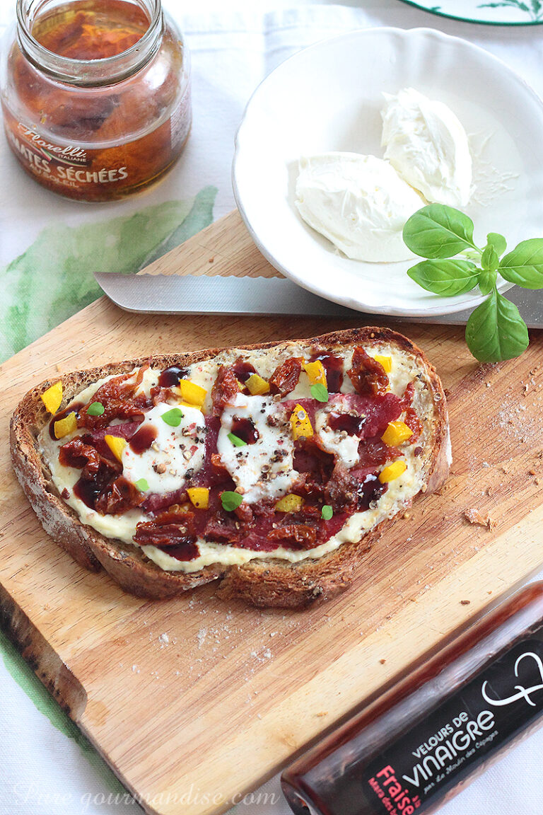 Tartines au pastrami et aux tomates séchées - Pure Gourmandise