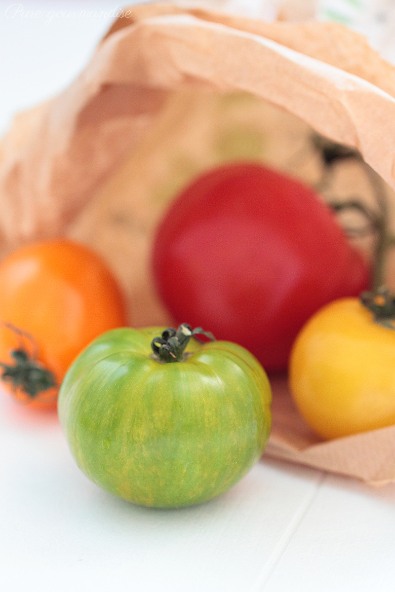 Salade de tomates, nectarines et burrata - Pure Gourmandise
