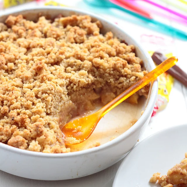 Un nouveau crumble : aux pommes et aux Carambar !
https://www.puregourmandise.com/recipe/crumble-pommes-carambar/
#crumble #recette #pomme #carambar #puregourmandise