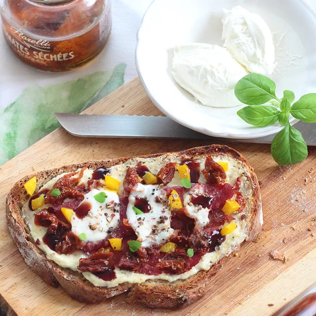 {Nouvelle recette} Tartines au pastrami et aux tomates séchées - Pure Gourmandise
#tartines #bruschetta #bruschette #pastrami #tomates #séchées #italie #puregourmandise